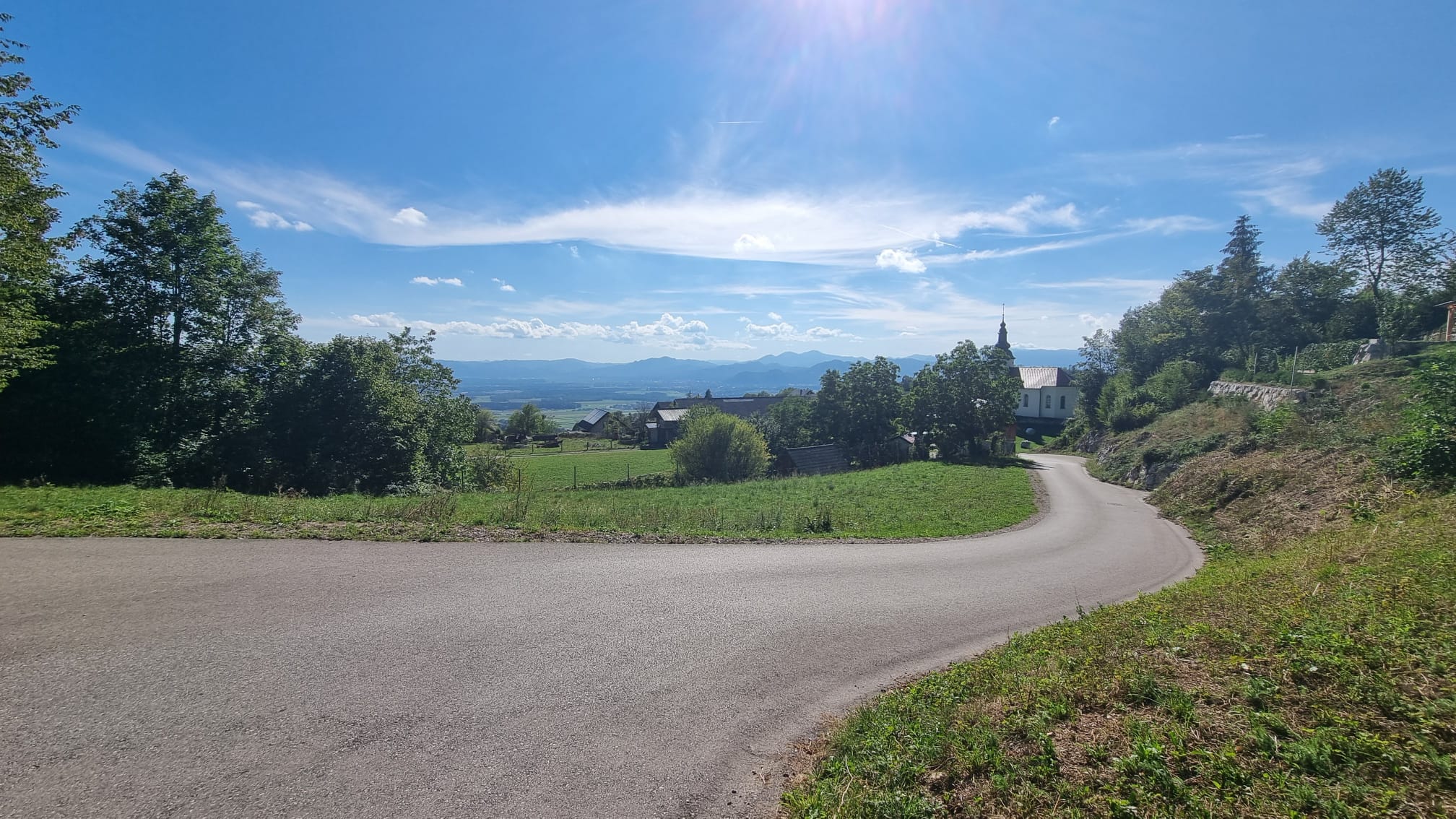 Kolesarji na gorski cesti